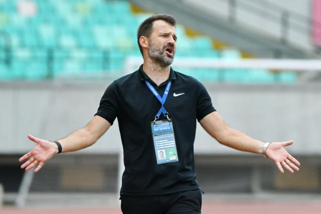 开云娱乐中心-莱科连续借强弱对决大练新丁：我的用人原则看训练